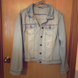 Sz 2x destructed crop denim jacket light wash